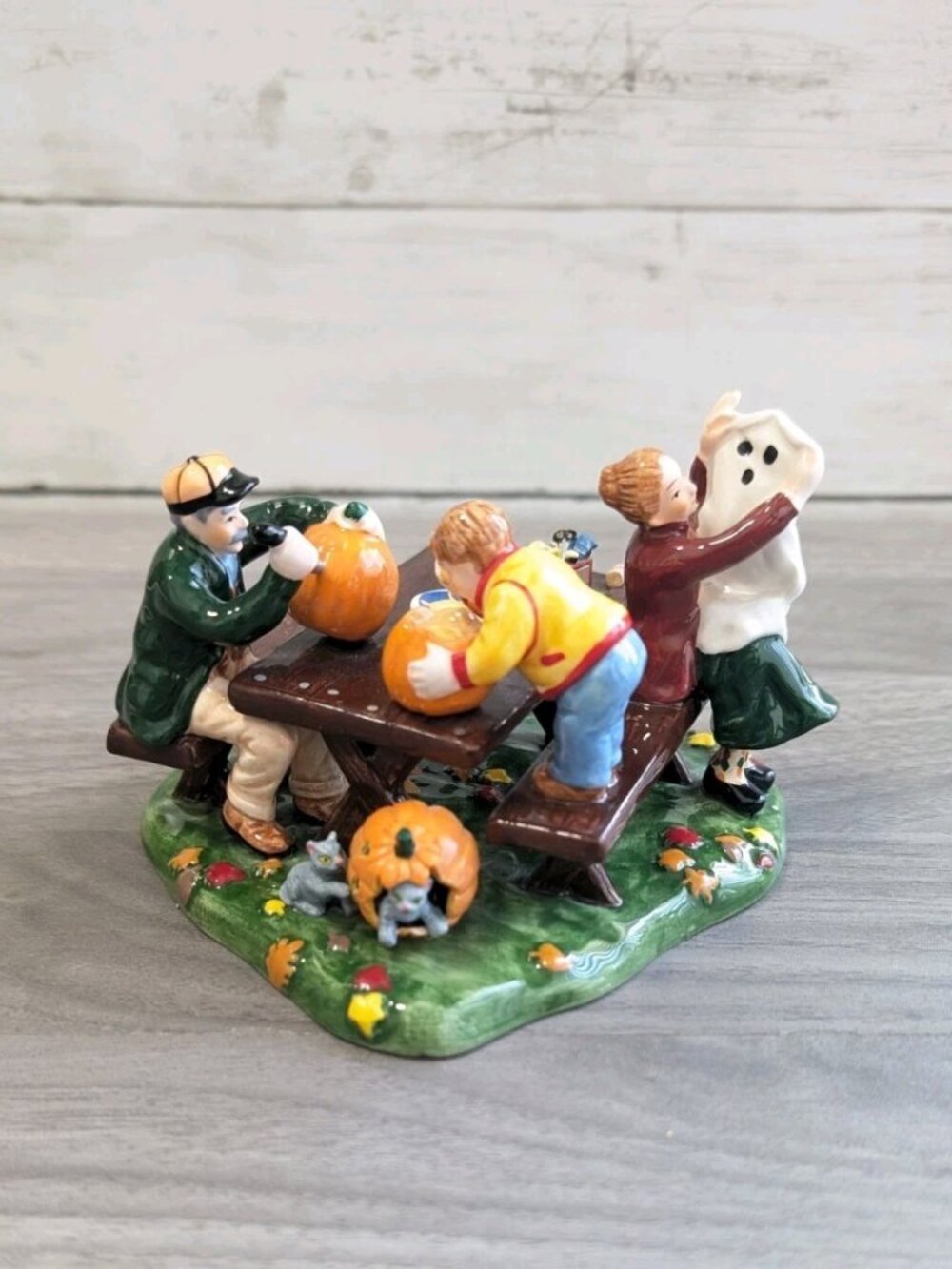 Department 56 Preparing for Halloween Set of 2 Snow Village 54982